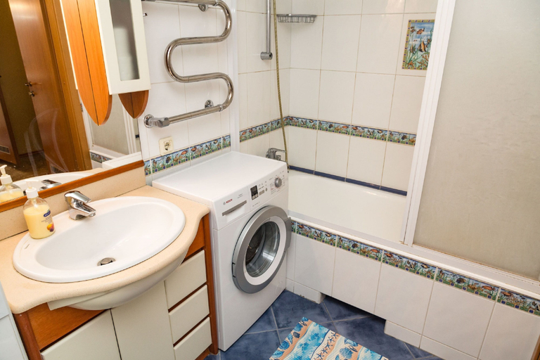 Bathroom 4, Moskva4you Gerasima Kurina, Western
