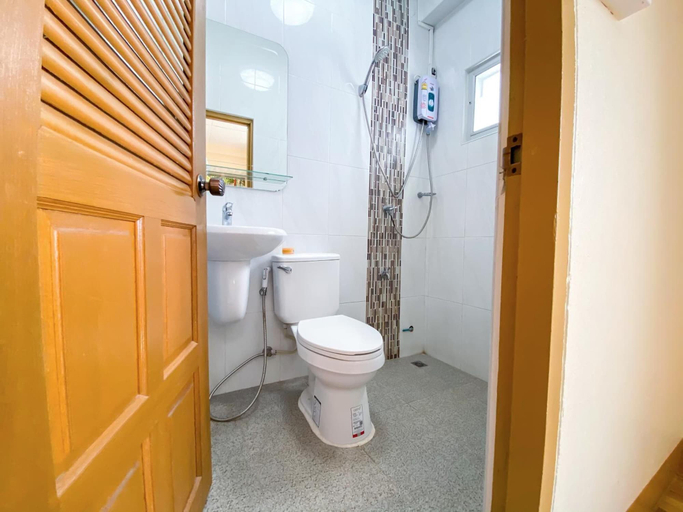 Bathroom 4, Kavil Guesthouse, Muang Chiang Mai
