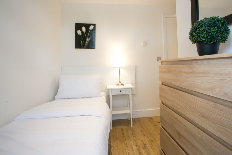 Bedroom 2, Temple Bar District Apartments, Dublin