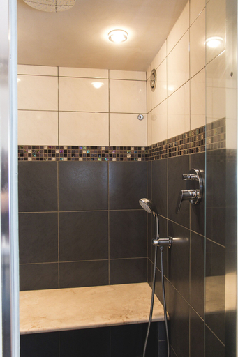 Bathroom 3, Dans les Nuages, Alpes-Maritimes