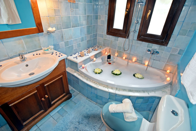 Bathroom 3, White Villa, South Aegean
