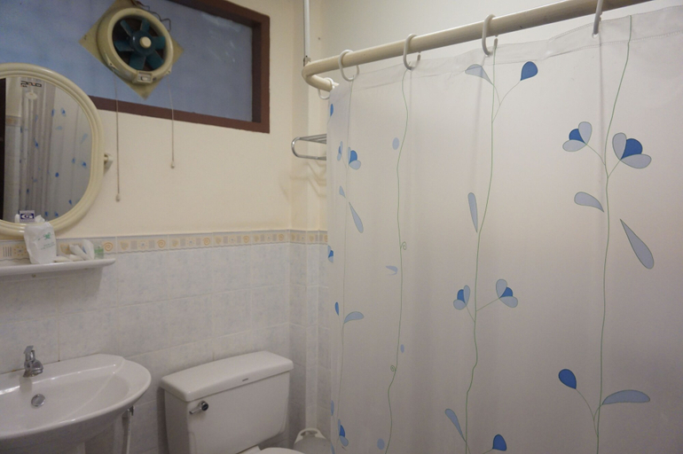 Bathroom 3, C & C Resort Nangrong, Nang Rong