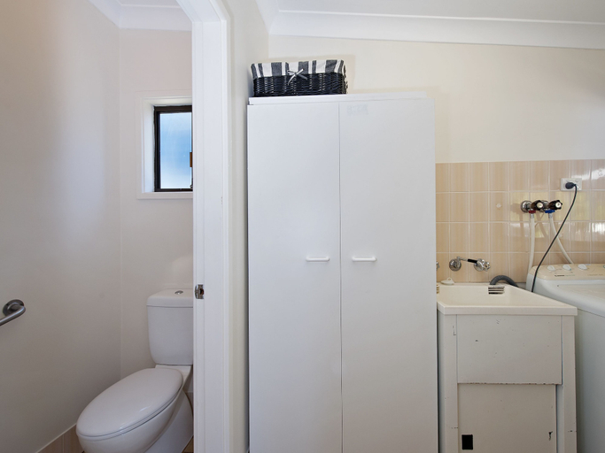 Bathroom 4, Fingal Beach Shack, Port Stephens