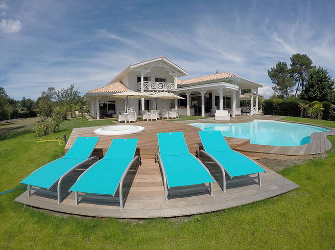 Sport & Beauty 1, Villa Bora Bora, Gironde