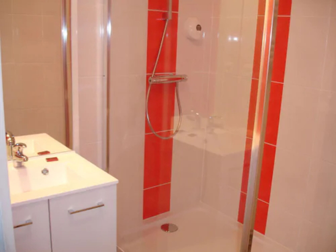 Bathroom 4, Agape Hotel, Deux-Sèvres