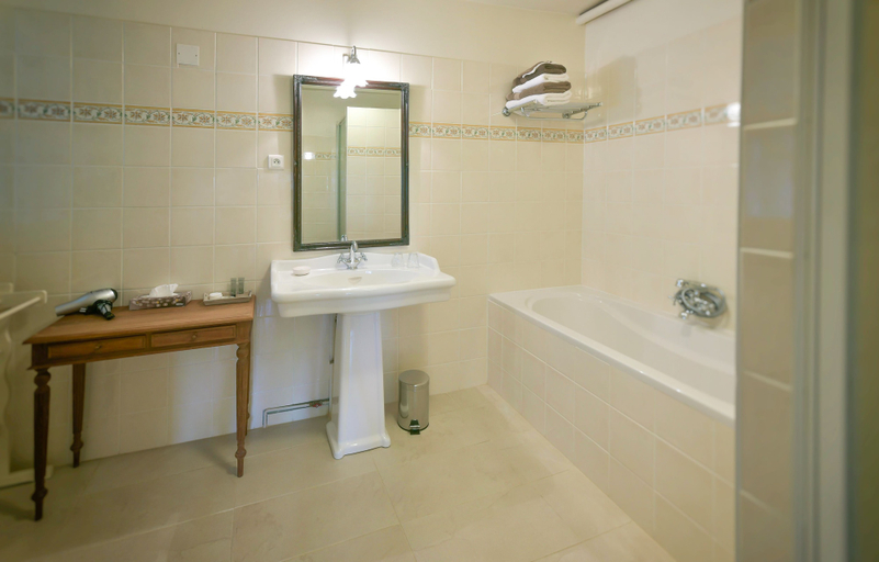Bathroom 4, Le Prieure, Lot