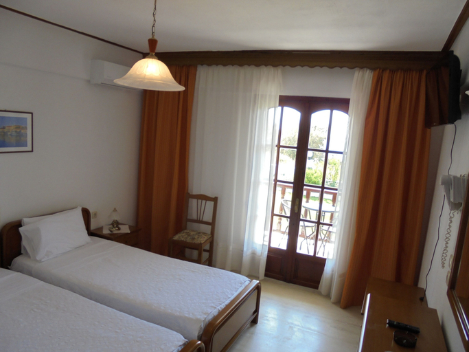 Bedroom 4, Paradise, Thessaly