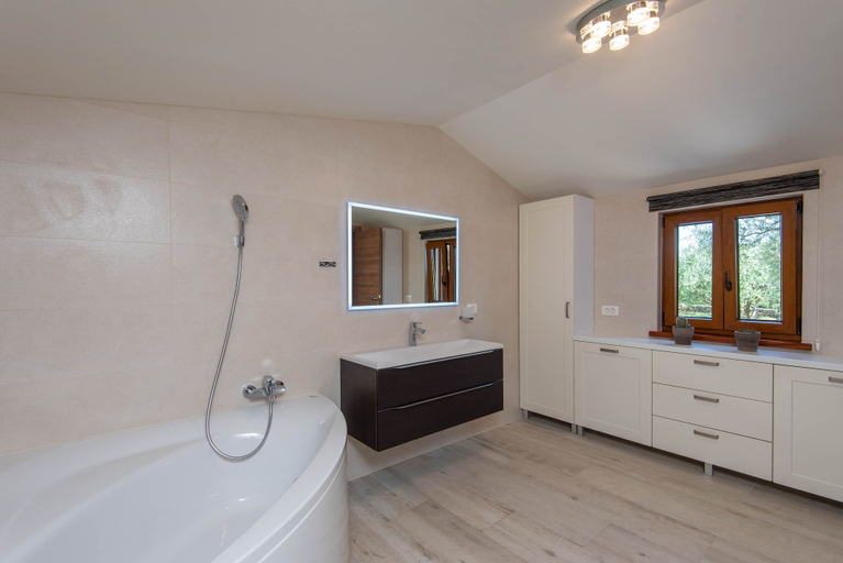 Bathroom 4, Little Stone House, Orebić