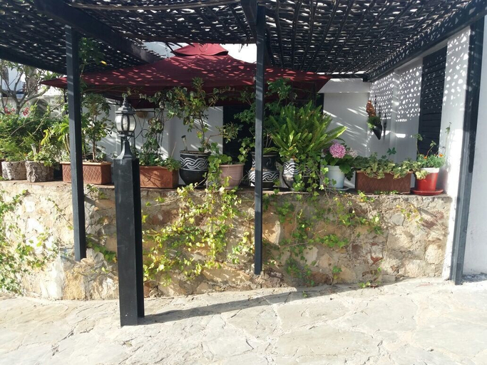 Others 1, Mdiq Chalets, Tétouan