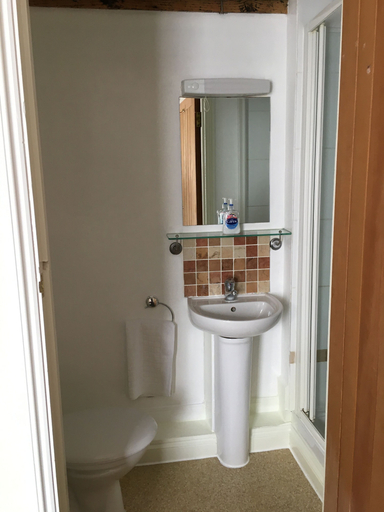 Bathroom 3, The Chequers, Cambridgeshire