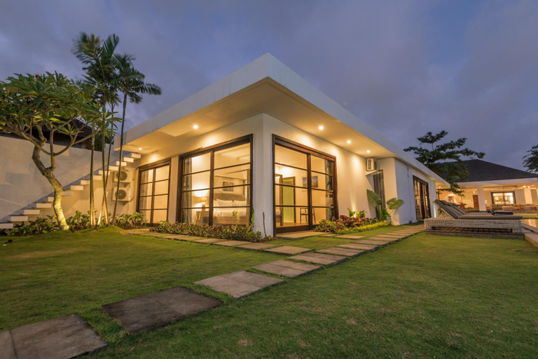 Christina Estate, Badung