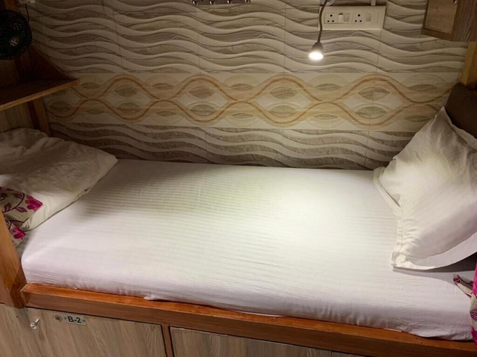 Bedroom 3, Delta Dormitory - Hostel, Mumbai Suburban