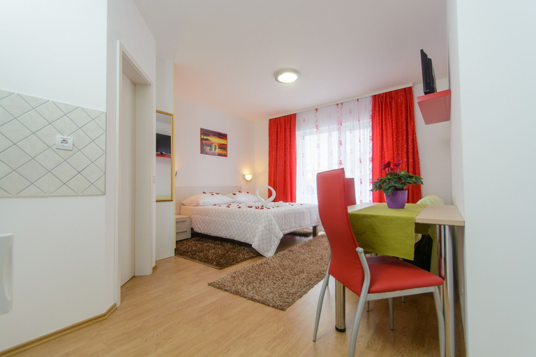 Bedroom 2, Apartmani Mijo, Trogir
