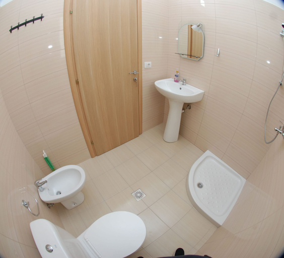 Bathroom 3, Wave Apartments Sarande, Sarandës