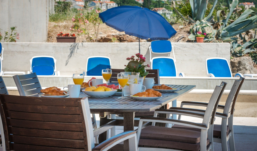 Food & Drinks 5, Apartments Made 4U, Župa Dubrovačka
