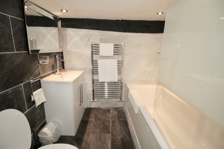 Bathroom 4, Chequers Inn, East Sussex