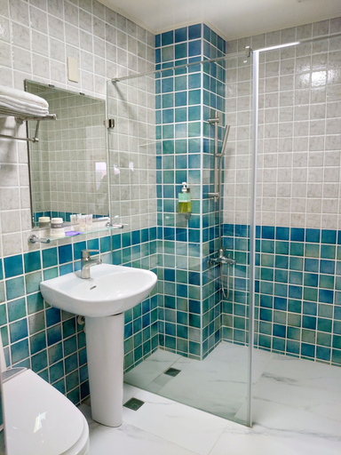 Bathroom 3, The Hermit Inn, Taichung