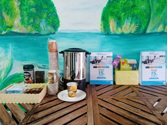 Food & Drinks 5, Golden Bee PhiPhi Hostel, Mueang Krabi