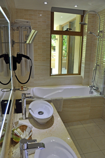 Bathroom 4, Crown Beach Hotel
