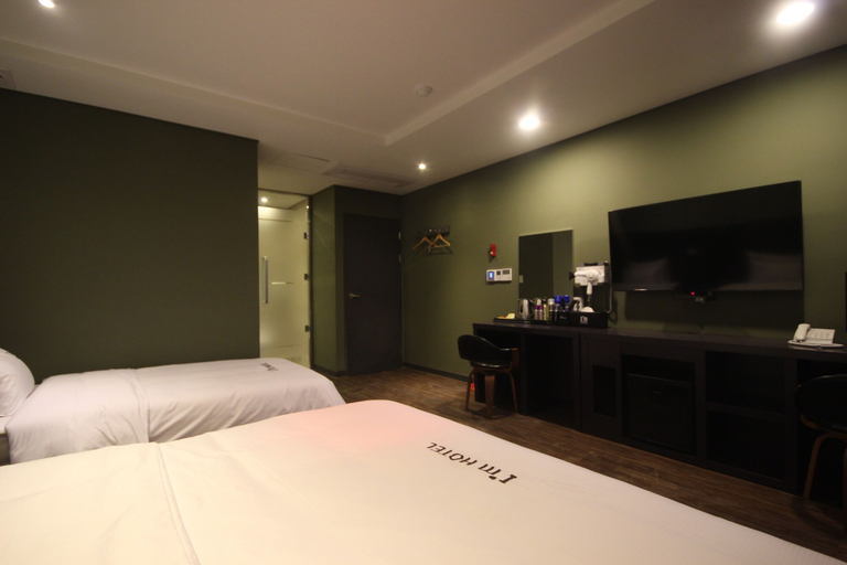 Bedroom 3, H Moment Hotel in Yangsan, Yangsan