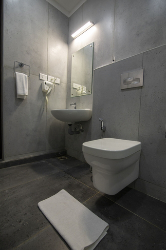 Bathroom 3, Anna Residency, Puducherry