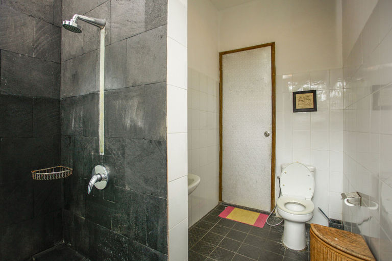 Bathroom 4, Berawa Beach Residence, Badung