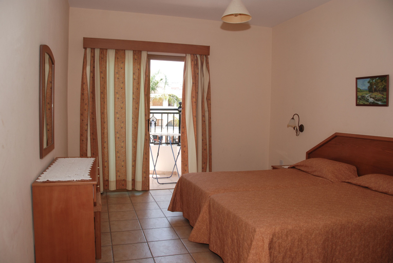 Bedroom 3, Kotzias Hotel Apartments