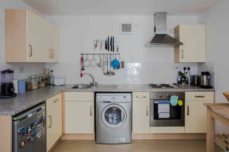 Others 4, Cosy & Comfortable 2 Bedroom in Hackney Shoreditch, London