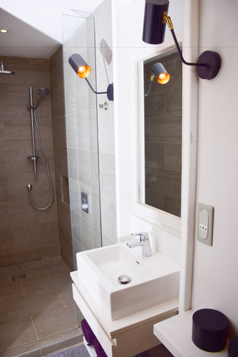 Bathroom 4, Royal Park Resorts