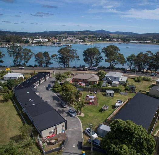 Georges Bay Apartments, Break O'Day