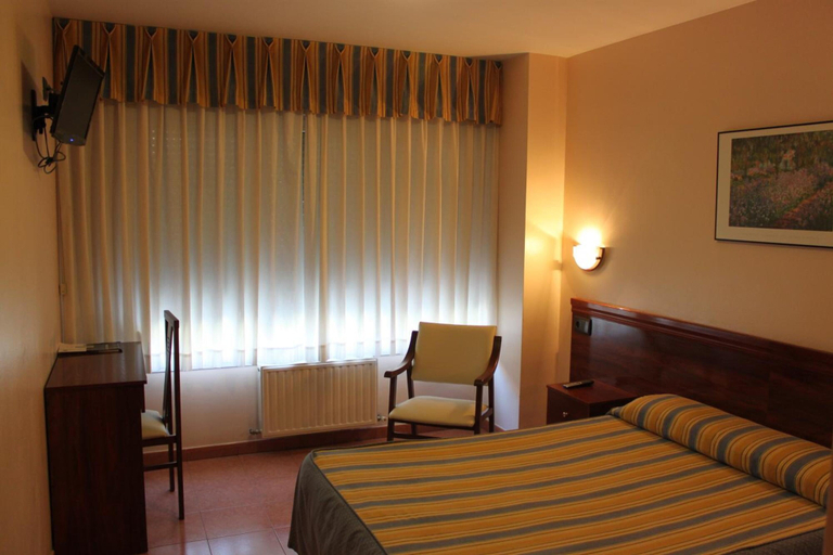 Bedroom 3, Hotel Valdés, Asturias