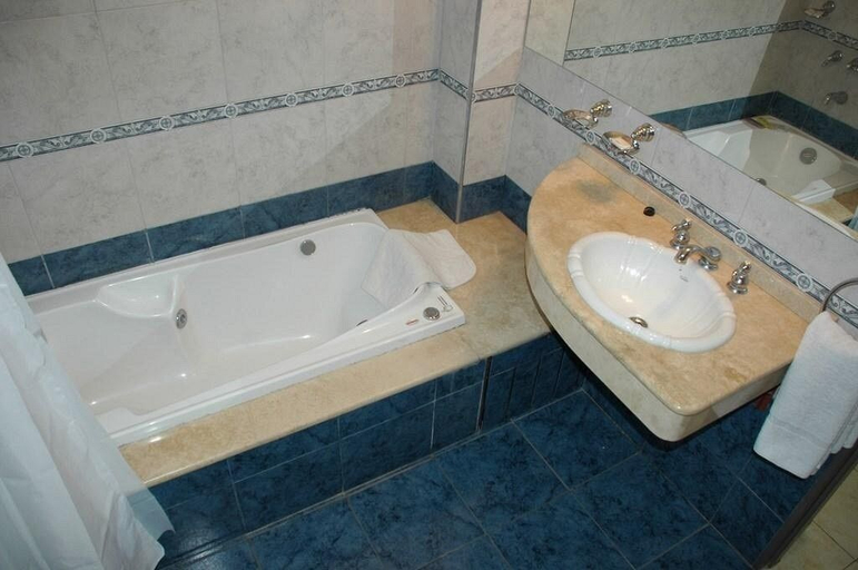 Bathroom, Parque Apart Hotel, Capital