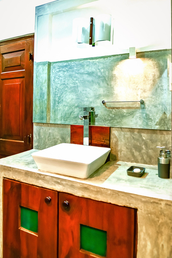Bathroom sink, Dansala Cottage, Habaraduwa