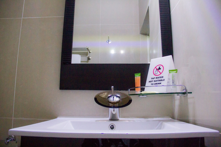 Bathroom 3, Georgetown Hotel, Kosofe