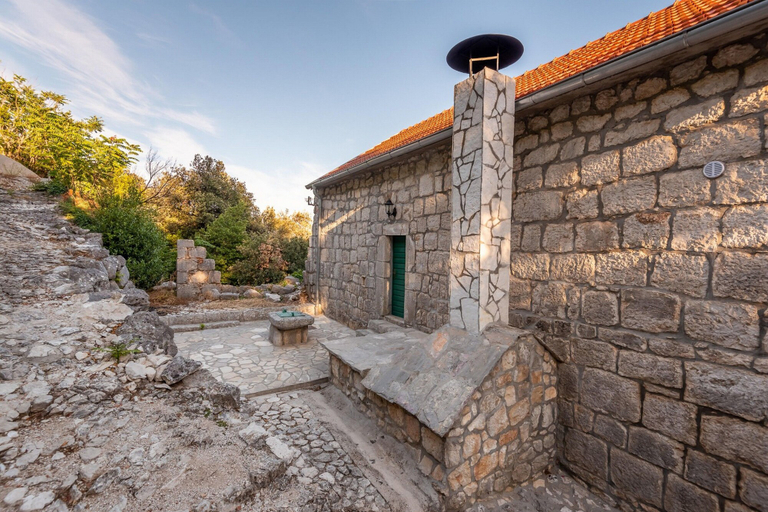 Exterior & Views 2, Villa Lazini Dvori, Ploče