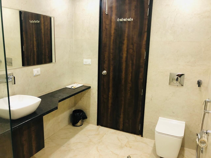 Bathroom 4, Royal Palace Hapur, Hapur