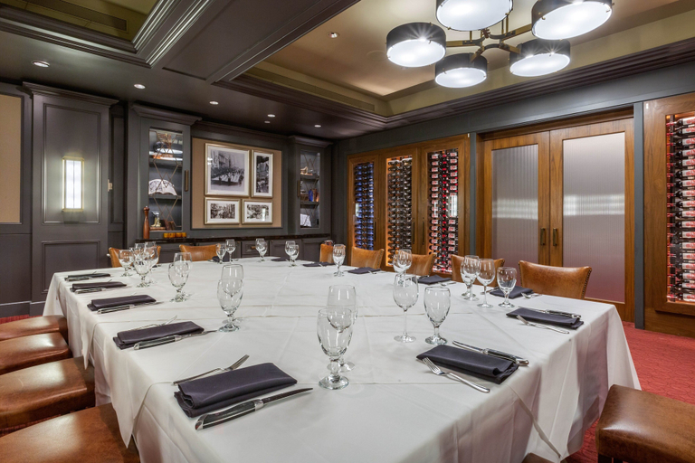 Food & Drinks 5, Omni Berkshire Place, New York