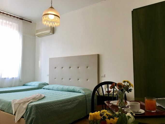 Bedroom 3, 38 Aira Hotels, Palermo