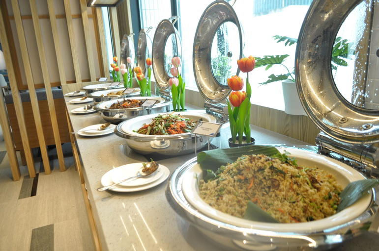 Food & Drinks 15