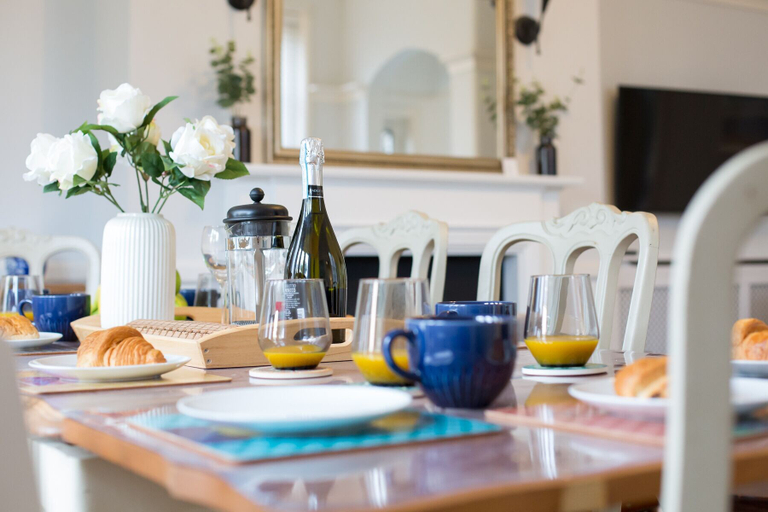 Food & Drinks, The Old Coastguard House, West Sussex