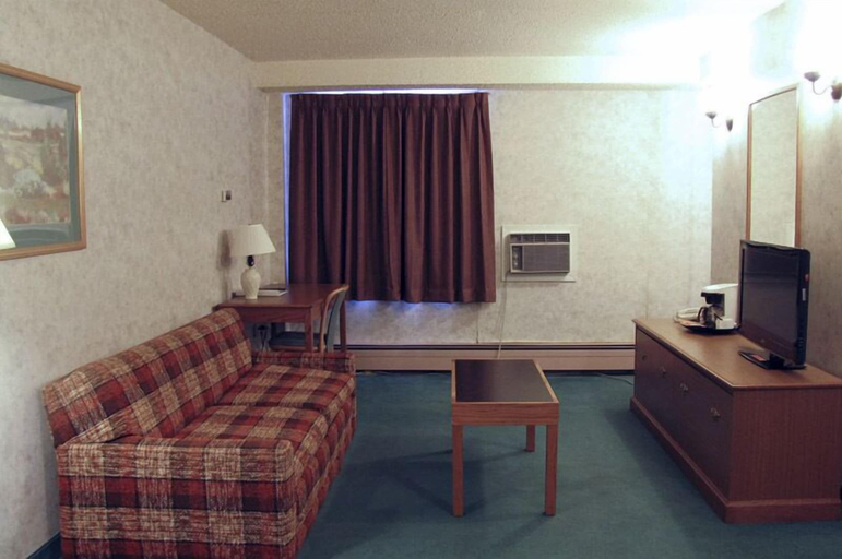 Others 4, Bluebird Hotel, Division No. 14