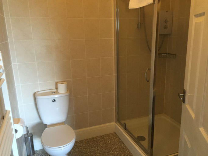 Bathroom 3, The Northdale Hotel Ltd, Lincolnshire