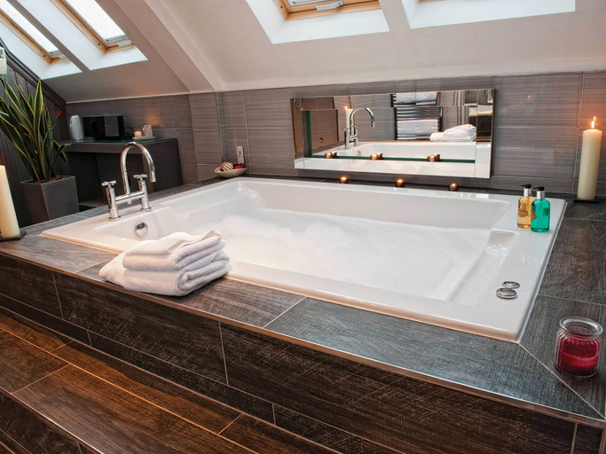 Bathroom 5, The Gailes Hotel and Spa, North Ayrshire