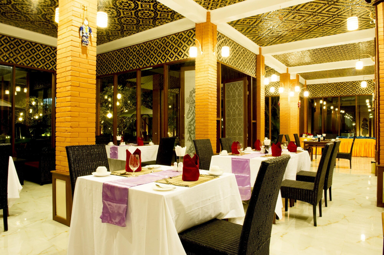 Food & Drinks 4, Bawga Theiddhi Hotel, Myingyan