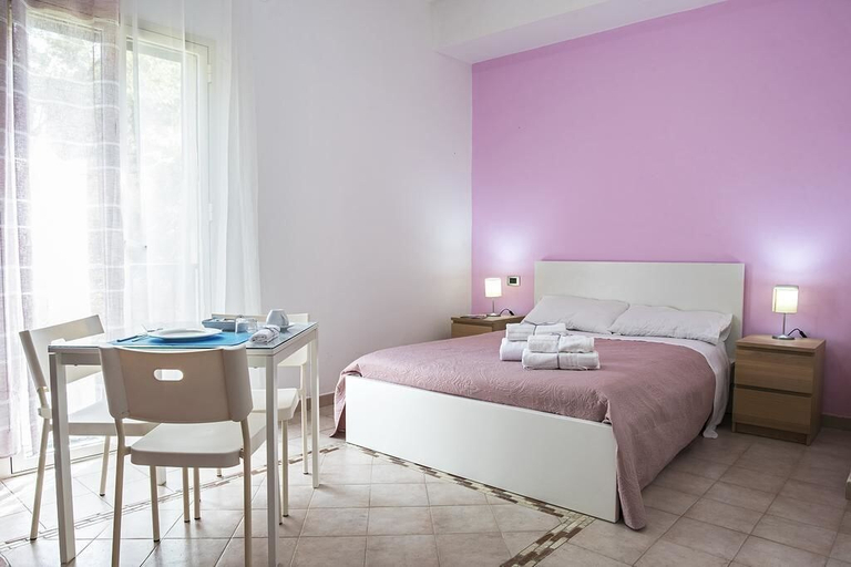 Bedroom 3, King Arthur's Houses, Agrigento