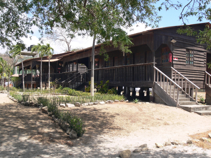 Exterior & Views 2, Marsella Beachfront B&B, Tola