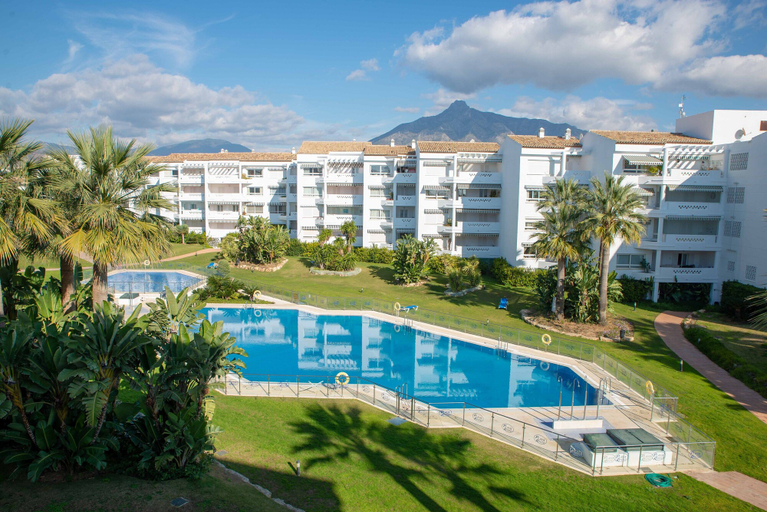 Exterior & Views 2, Whispering Palms Apartment, Málaga