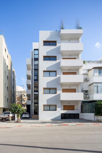 Exterior & Views 2, Mr. Louis - By TLV2GO