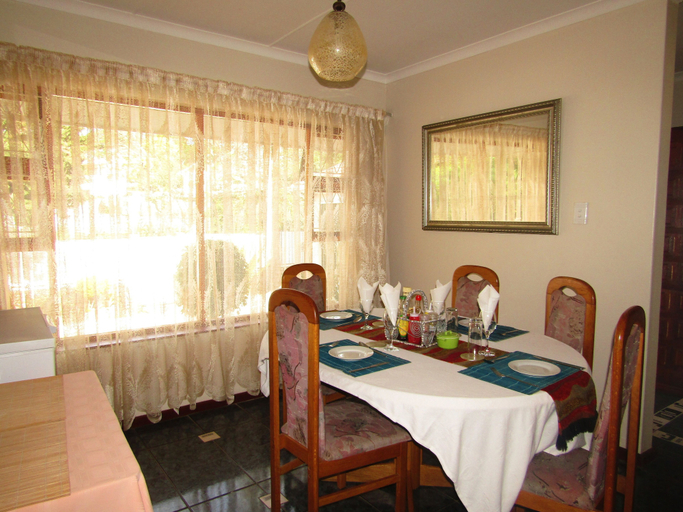 Food & Drinks 4, Yolonwabo bed and breakfast, Buffalo City
