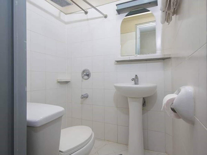 Bathroom 4, New Dawn Pensionne, Cagayan de Oro City